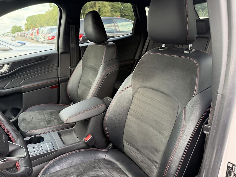 Ford Kuga 2.0TDCi ST-LINE  -  140kw - fotka 16 z 25
