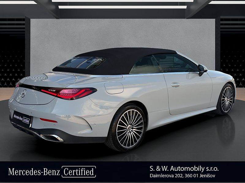 Mercedes-Benz CLE 300 4MATIC AMG Cabrio - fotka 5 z 35