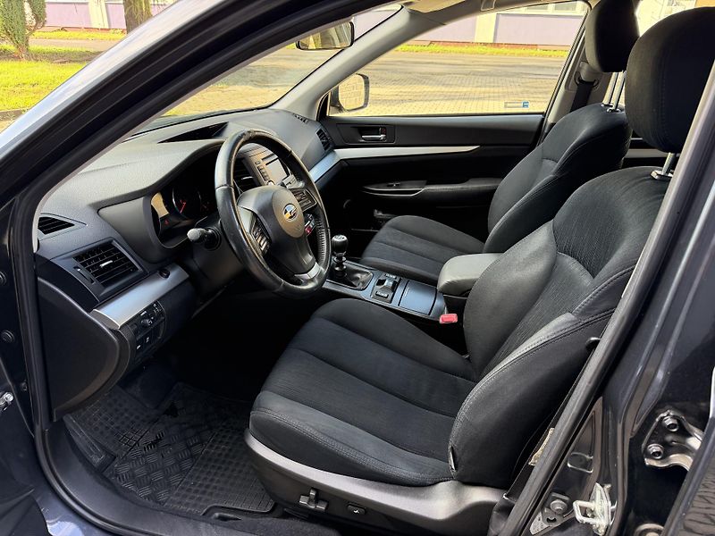 Subaru Outback 2,0 D BOXER / 4X4 / 110kW - fotka 10 z 28