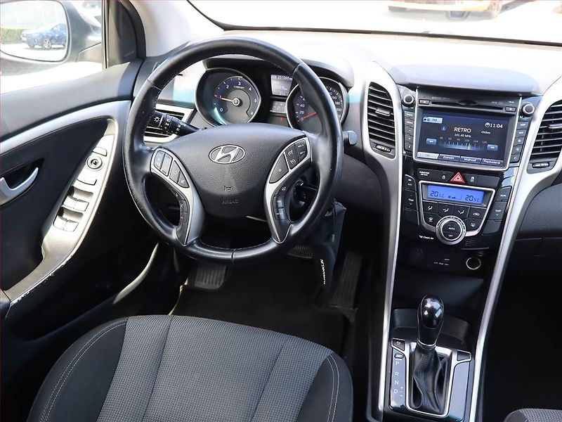 Hyundai i30 (2016) 1.6 CRDi, Automat, Navi - fotka 7 z 19