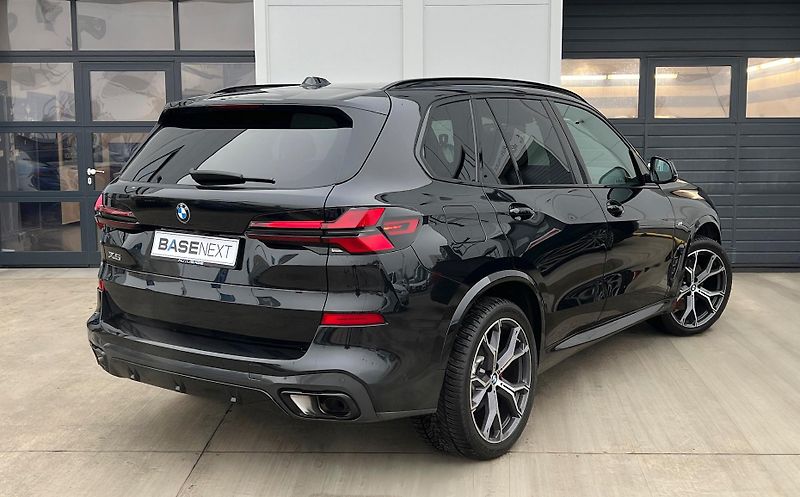 BMW X5 xDrive 30d M-Sport - fotka 4 z 33