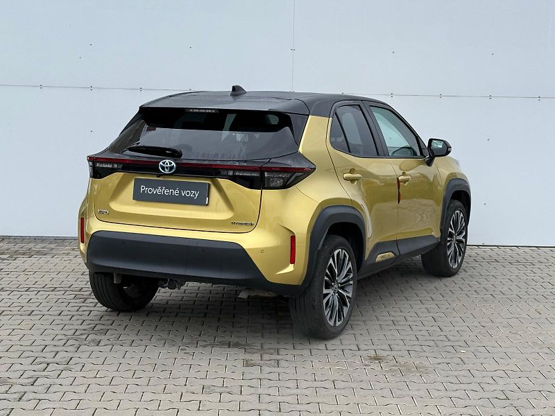 Toyota Yaris Cross 1.5 HSD e-CVT Executive FWD - fotka 2 z 27