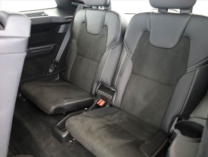 Volvo XC90 (2021) B6 AWD - fotka 20 z 22