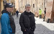 Z natáčení komedie Když se zhasne v Olomouci, kaskadér Jindřich Klaus (vpravo).