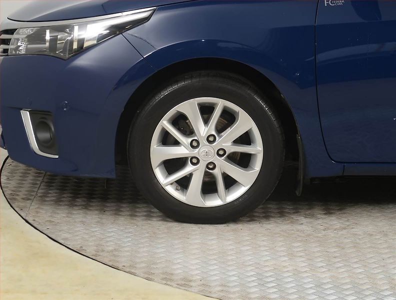 Toyota Corolla (2014) 1.6 Valvematic, Tempomat - fotka 14 z 17