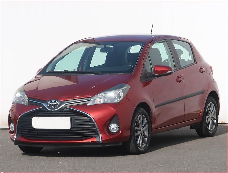 Toyota Yaris (2015) 1.33 Dual VVT-i, Automat, ČR - fotka 2 z 19