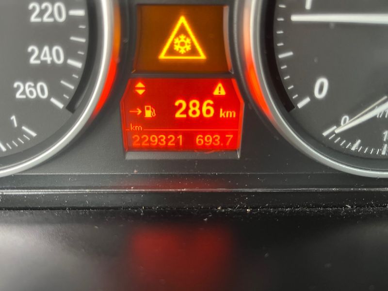 BMW X1 (2012) 2.0 X DRIVE,nová STK - fotka 13 z 13