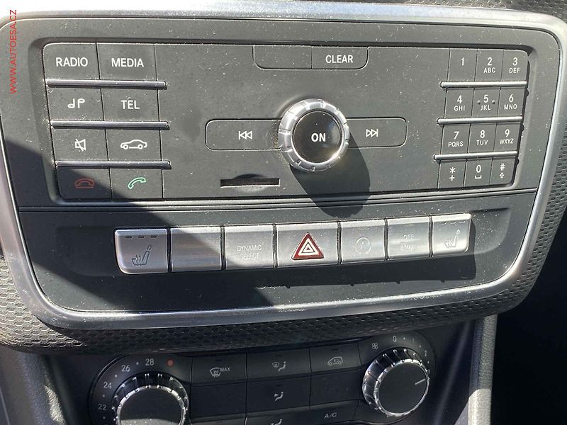 Mercedes-Benz Třídy A (2016) 1.6i, ČR, AT, LED, AC - fotka 16 z 19