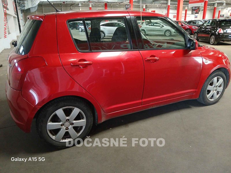 Suzuki Swift (2007) 1.4, AC, výhřev sed - fotka 2 z 3