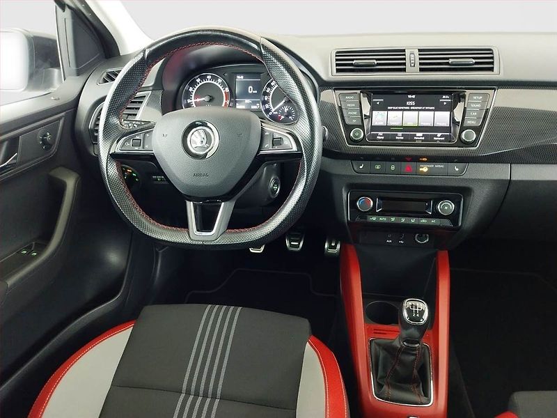 Škoda Fabia (2017) Monte Carlo 1.2 TSI, Tempomat - fotka 7 z 14
