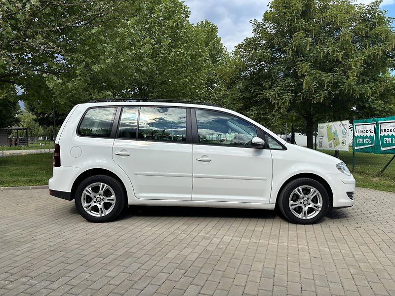 Volkswagen Touran 1.6 75kw Trendline - fotka 13 z 29