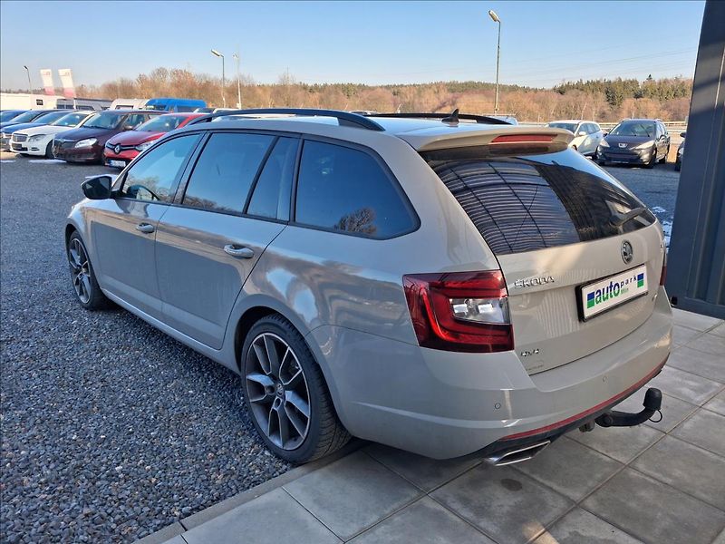 Škoda Octavia 2,0 RS, 4x4, DSG - fotka 5 z 14