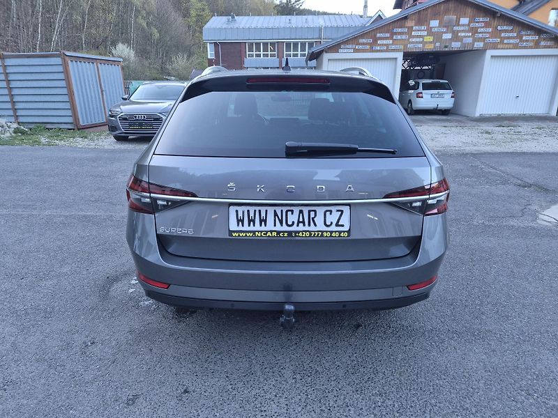 Škoda Superb Combi 2,0TDi DSG 110kw 17ALU - fotka 8 z 48