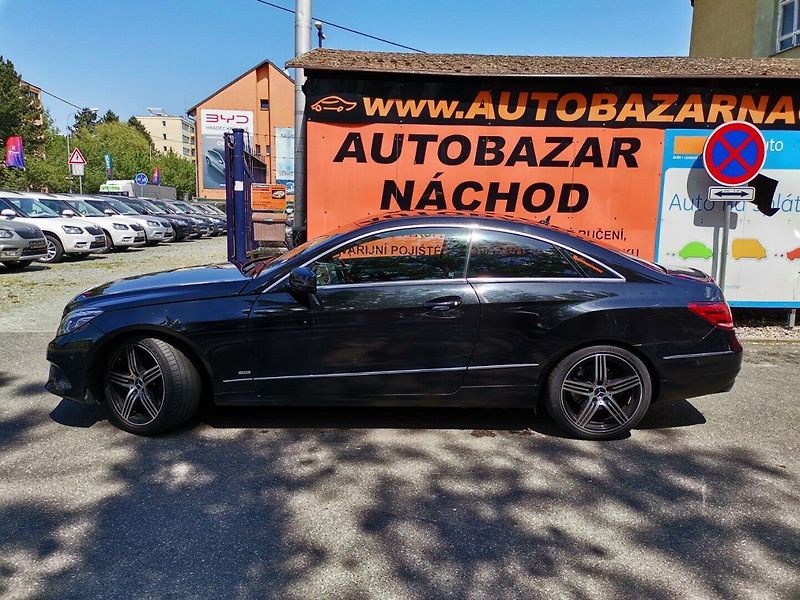 Mercedes-Benz Třídy E (2013) 2.0i Turbo 155kw 250 Sport LED - fotka 2 z 28