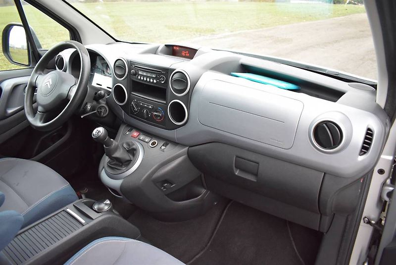 Citroën Berlingo 1,6 16V MULT,1.M,SERVIS,TOP! - fotka 11 z 19