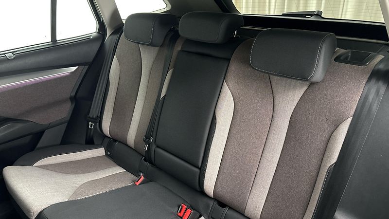 Škoda Enyaq 82 Kwh AUT 80 Loft - fotka 16 z 28