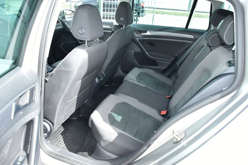 Volkswagen Golf (2020) MARATHON EDITION 1.5 TSI 96kW - fotka 25 z 32