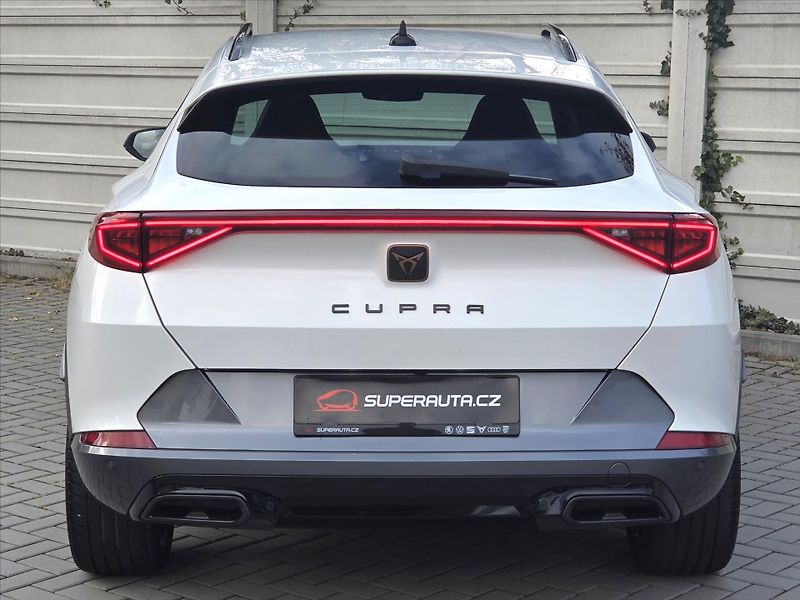 Cupra Formentor 2,0 TSi DSG 4x4 Matrix DCC Zár - fotka 5 z 27