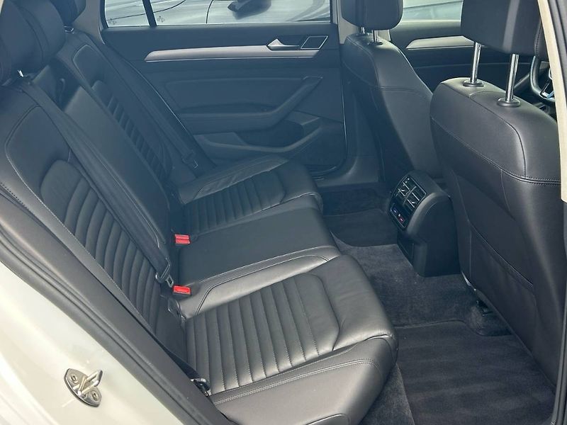 Volkswagen Passat (2015) Variant 2.0 TDI 6DSG 4MOTION A - fotka 14 z 34