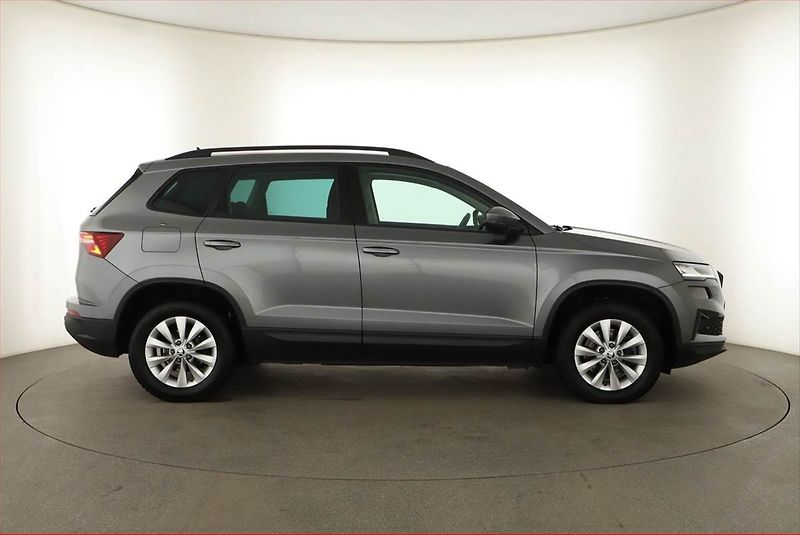 Škoda Karoq (2024) Fresh 2.0 TDI - fotka 6 z 18