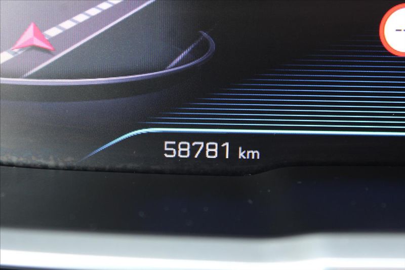 Peugeot 3008 1,2 i 96kW  1.MAJ,ČR,ALLURE - fotka 11 z 35
