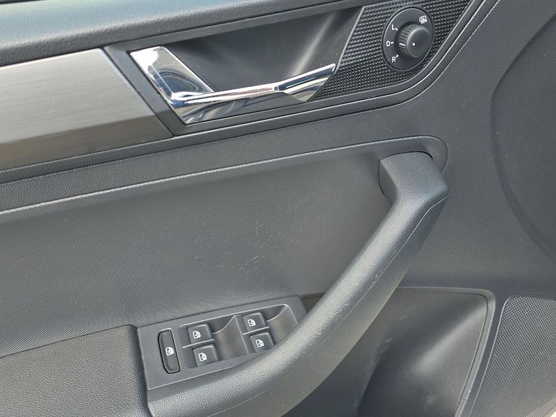 Škoda Rapid (2018) Style 1.0 TSi 81kw, DPH, tažné - fotka 14 z 23