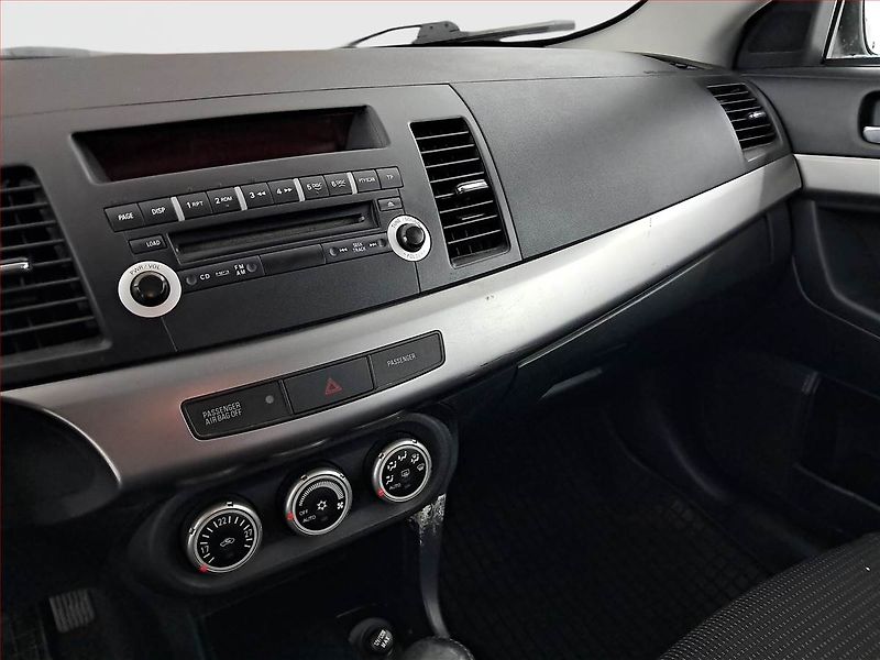 Mitsubishi Lancer (2009) 1.8 i, nová STK, zamluveno - fotka 12 z 17