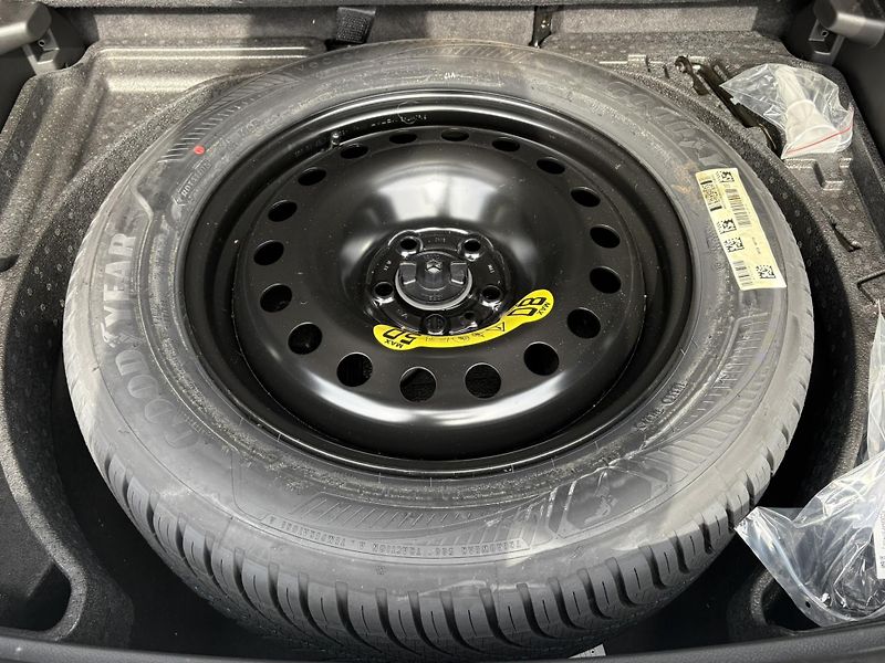 Jeep Compass 1.5 e-Hybrid 96KW Night Eagle - fotka 22 z 22