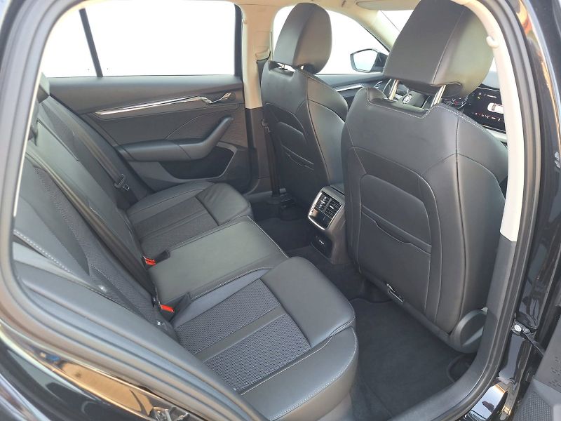 Škoda Octavia (2023) COMBI / 2.0 TDI / 85 kW / 6MP - fotka 24 z 33