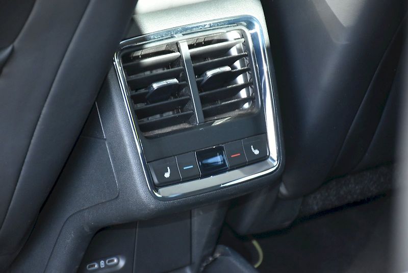 Škoda Enyaq (2023) RS 220kW 4x4 - fotka 27 z 35