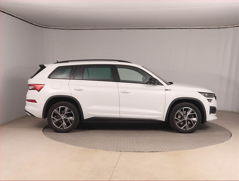 Škoda Kodiaq (2023) 2.0 TDI - fotka 6 z 17