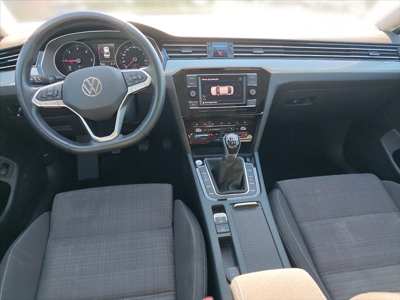 Volkswagen Passat 2,0 TDI 110 Business - fotka 8 z 11