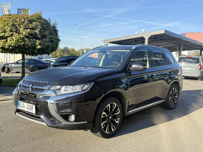 Mitsubishi Outlander (2017) - fotka 4 z 37