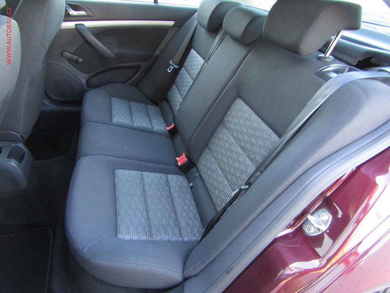 Škoda Octavia (2011) 1.2 TSi, 2.maj,ČR, servis - fotka 10 z 15