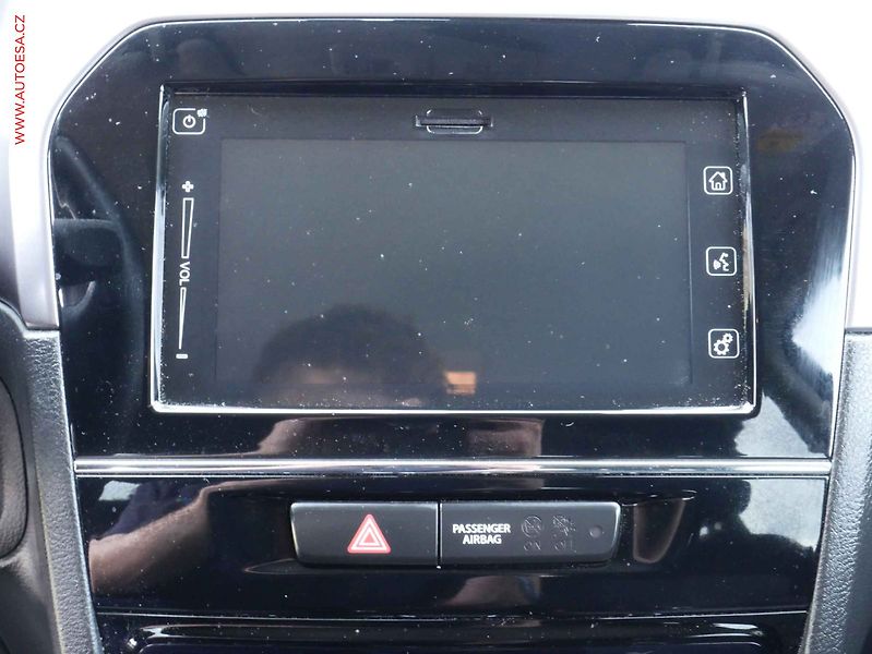 Suzuki Vitara (2023) 1.5BJet, AT, LED, kamera - fotka 12 z 18