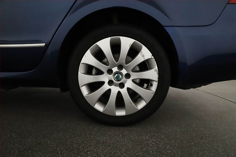 Škoda Superb (2008) Elegance 2.0 TDI, Xenony - fotka 19 z 19