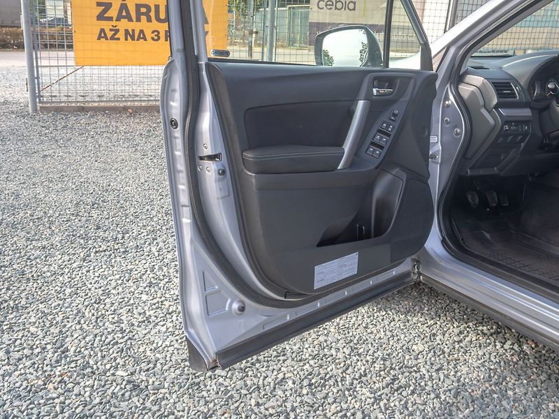 Subaru Forester (2013) 2.0D 108KW – ČR 23.12.2013 - fotka 10 z 48
