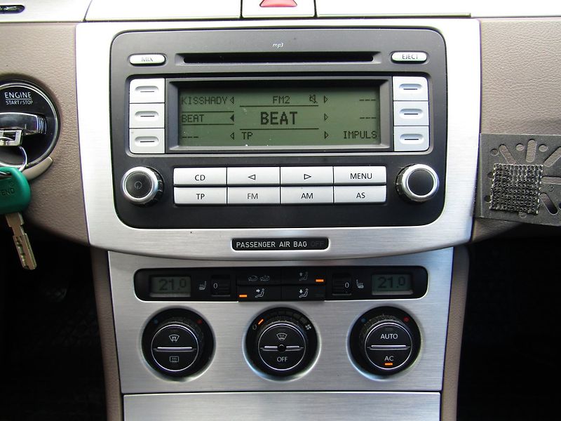 Volkswagen Passat (2008) 2.0 TDI 103kW - fotka 33 z 36
