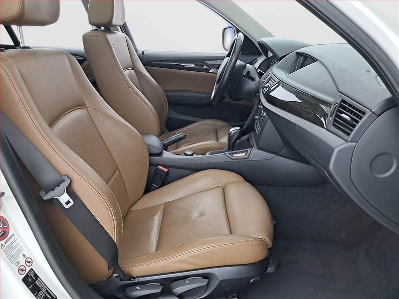 BMW X1 (2012) xDrive23d, 4X4, Automat, Navi - fotka 9 z 20