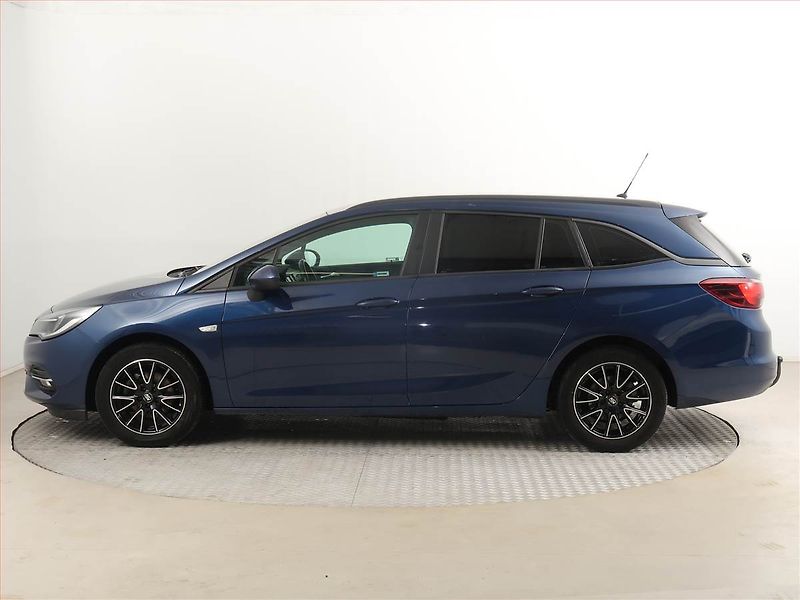 Opel Astra (2021) Edition 1.2 Turbo, Serv.kniha - fotka 3 z 19