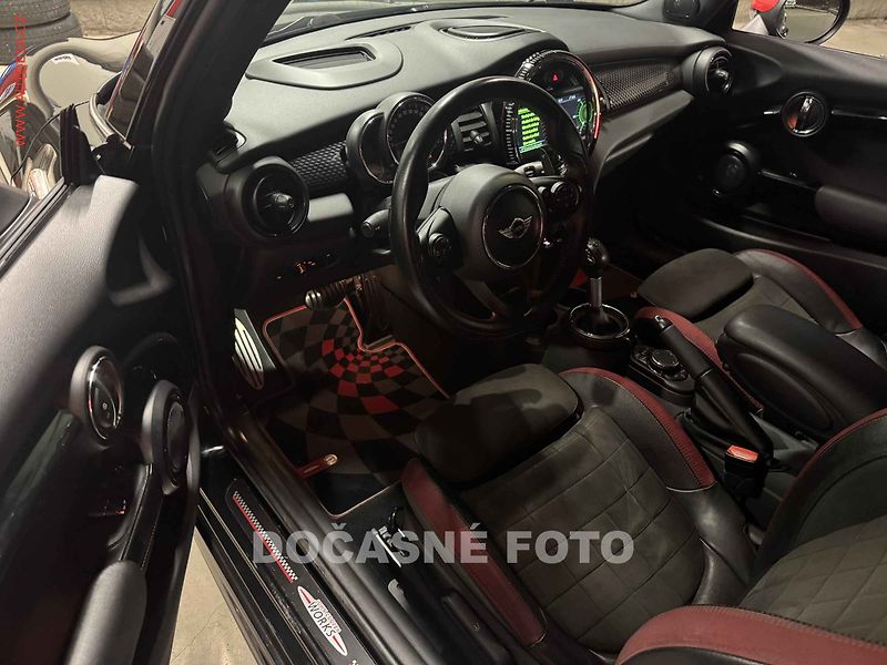 Mini JCW (2015) 2.0i - fotka 3 z 3