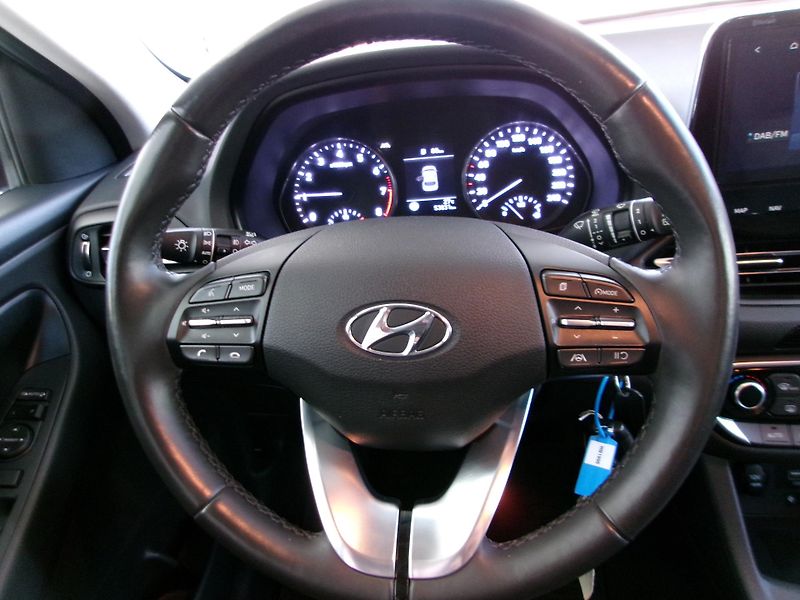 Hyundai i30 (2023) 1.0T-GDi 88kW SMART NAVI - fotka 19 z 20