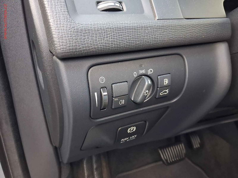 Volvo XC60 (2013) 2.4D5 4x4, ČR, servis.kniha - fotka 15 z 17