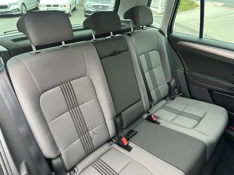 Volkswagen Golf Sportsvan (2016) 1.4 TSI DSG ser.knížka - fotka 17 z 43