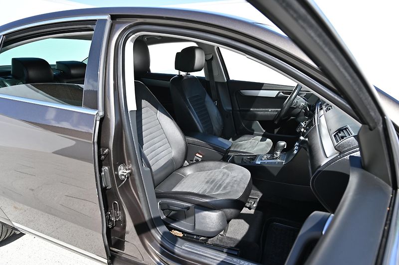 Volkswagen Passat 2.0TSI 155KW DSG Highline 7/14 - fotka 28 z 44