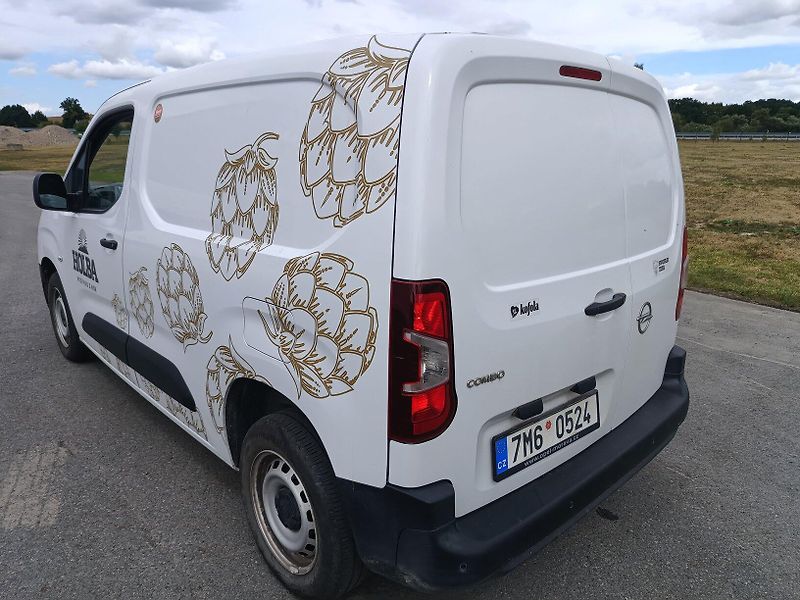 Opel Combo 1.2T - fotka 4 z 31
