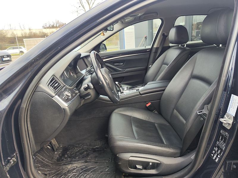 BMW Řada 5 520d/140kW xDrive 8AT - fotka 14 z 32