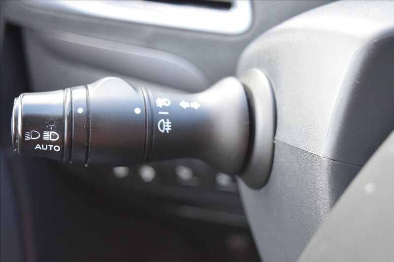 Renault Scénic 1,5 DCi 81KW KLIMA NAVI - fotka 27 z 43