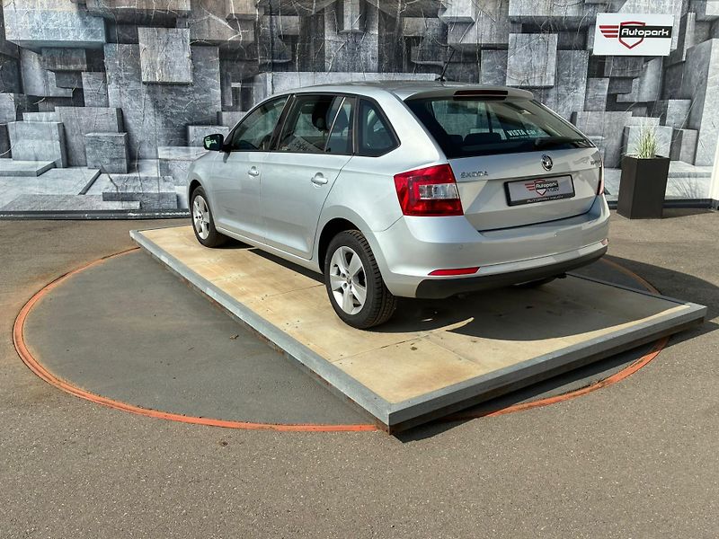 Škoda Rapid (2017) 1.2TSi, 81KW, VYHŘ. SEDADLA. - fotka 8 z 19