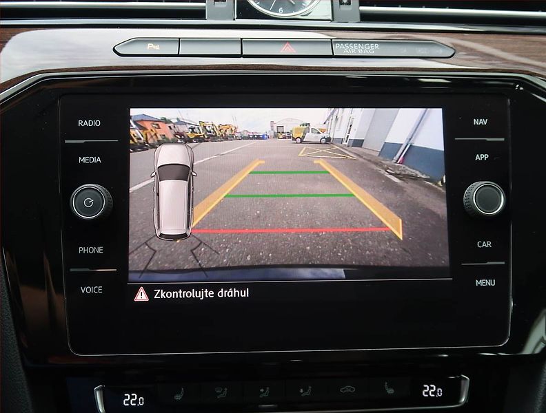 Volkswagen Passat (2019) Highline 2.0 TDI, Automat - fotka 17 z 21